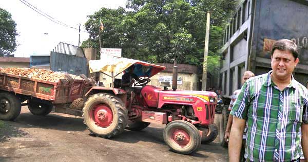 सलानपुर बीएलआरओ ने की सघन छापेमारी, प्लांट से बरामद किया अवैध पत्थर से लदा ट्रैक्टर