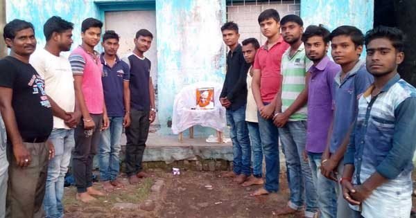 डॉ0 कलाम की जयंती मनाते अखिल भारतीय विद्यार्थी परिषद के सदस्यगण