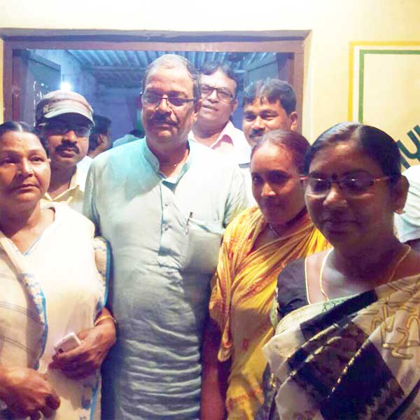 मलय घटक और क्षमा मण्डल भी पहुंचे