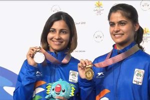 मनु भाखर(दायें) एवं हीना सिंधु (बाएँ) ने महिला 10 मीटर एयर पिस्टल वर्ग में भारत को स्वर्ण एवं रजत दिला दिया 
